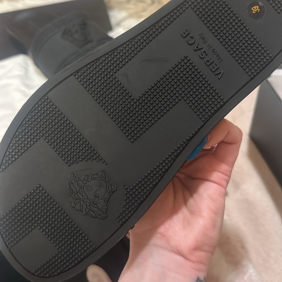 Authentic VERSACE Medusa slides - Picture 3 of 4